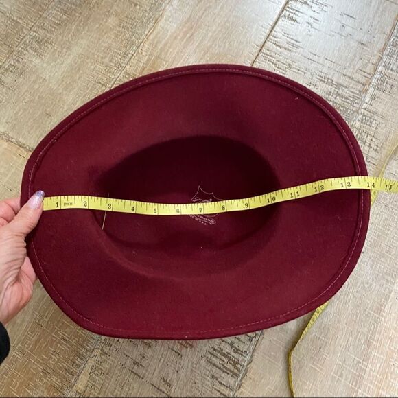 Doeskin vintage maroon felt wool fur brooch hat